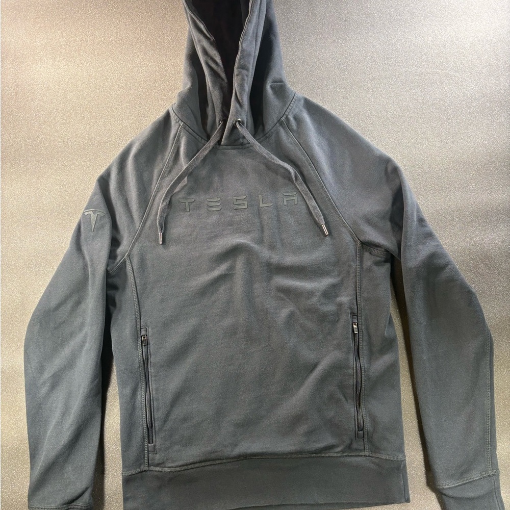 TESLA Mens Black Zip Pockets Sleeve Logo Drawstring Pullover Hoodie XS